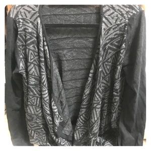 NWT A. Byer Black/Gray geo print cardigan Large